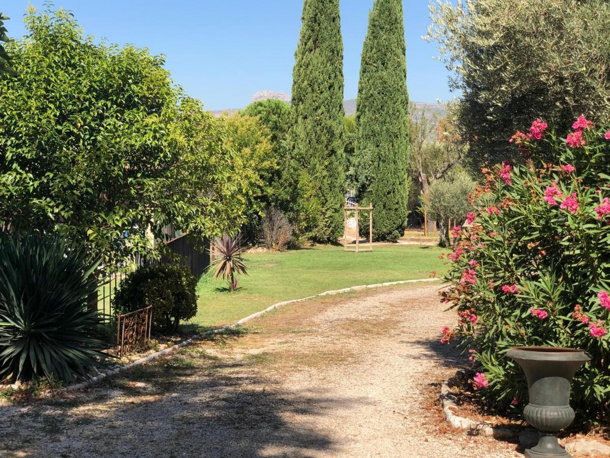 Вилла Authentique Mas Provencal Жемено Экстерьер фото